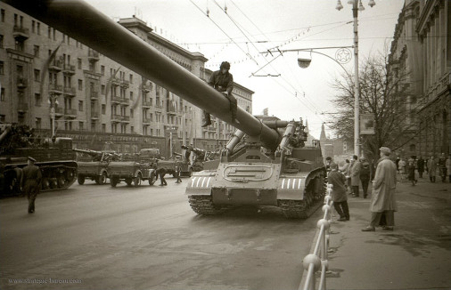 2B1_Oka_artillerie_420mm_URSS_006