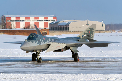 Su-57_avion_Russie_escale_Novossibirsk_2022_A101