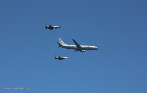 P-8A_Poseidon_avion_patrouille_USA_004_F-16