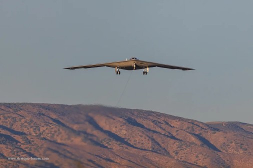 B-21_Raider_bombardier_USA_004_2023