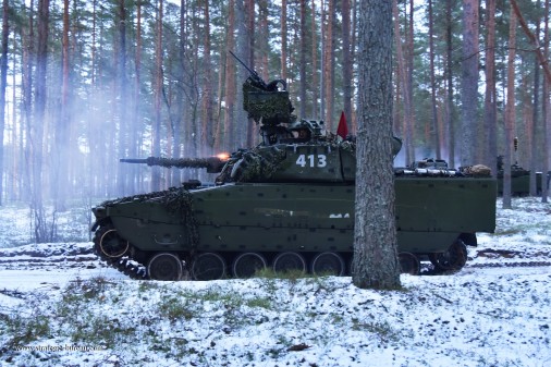 CV90_vbci_Norvege_2022_A101_tir_mitrailleuse