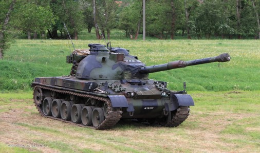 Pz-68_Panzer-68_char_Suisse_002