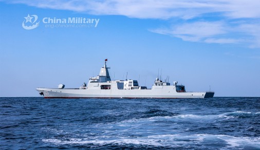 Type-055_destroyers_Chine_001
