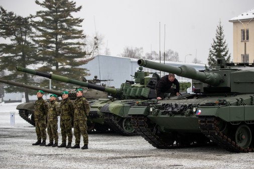 Leopard-2A4_T-72M1_T-72M4CZ_char_Tcheque_2023