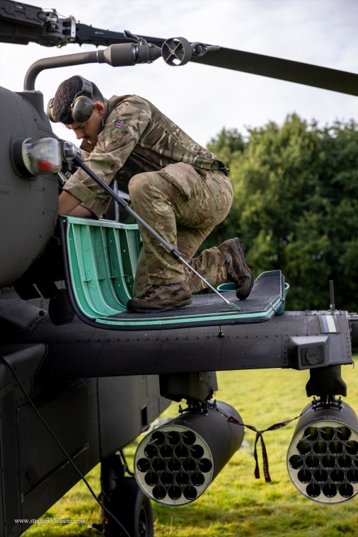 AH-64E_Apache_helicoptere_2023_A102_Royaume-Uni