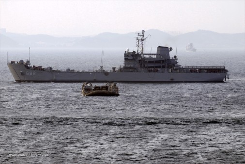 Classe_Go_Jun_Bong_navires_amphibie_Corée_du_Sud_002_Bi_Ro_Bong_682