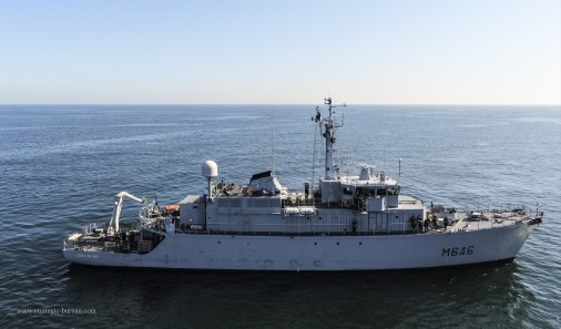 Classe_Tripartite_dragueur_005_M646_Croix_du_Sud
