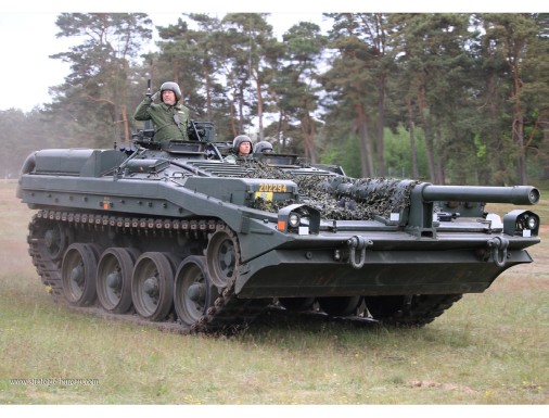 Strv-103_char_Suede_000A