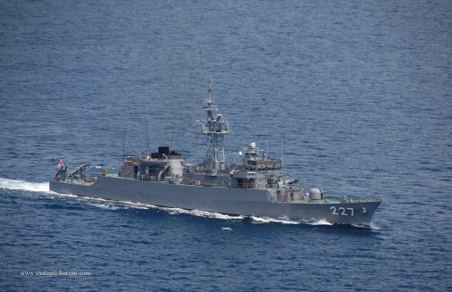 classe_Yubari_destroyer_fregate_Japon_002_Yubari