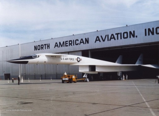 B-70_Valkyrie_bombardier_USA_001