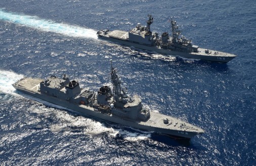 Yudachi (DD-103) classe Murasame, Yugiri (DD-153) classe Asagiri. Photo : MoD.go.jp/msdf