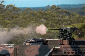 Boxer CRV-MPV tir 12,7 mm. Photo : Cpl Nicole Dorrett/Australian DoD