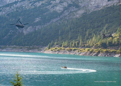 CH-47_Chinook_corde_lisse_Italie_A101