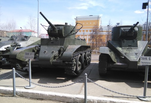 BT-7_char_leger_Russie_003