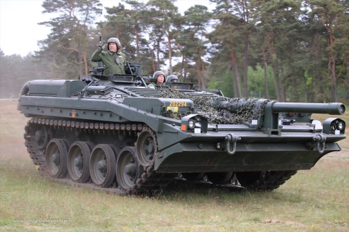Strv-103_char_Suede_001