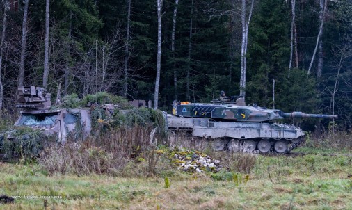 Bold_Panzer_2_exercice_2025_006_VBMR_Griffon_Leopard_2PL