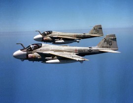 A-6E_Intruder_avion_attaque_USA_000A
