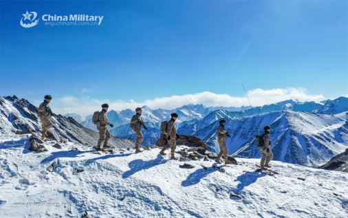 Chine_patrouille_Xinjiang_2026_A101