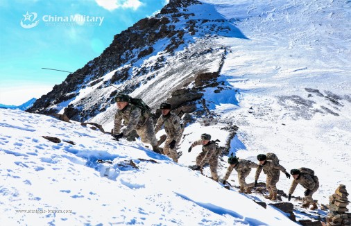 Chine_patrouille_Xinjiang_2026_A102