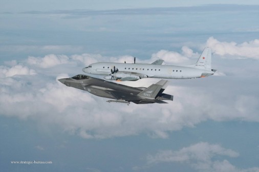 IL-20M_interception_F-35A_Norvege_003
